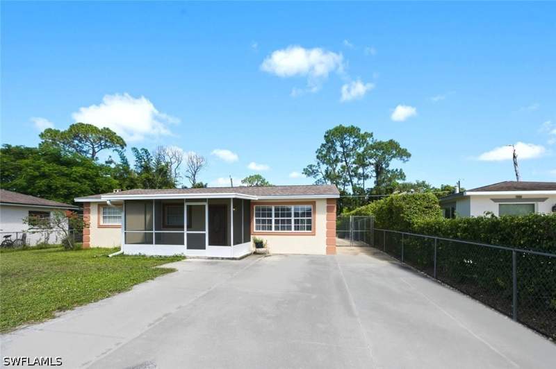 3 bedroom SingleFamilyResidence at 5449 Hardee St, Naples Manor, Naples — photo 3