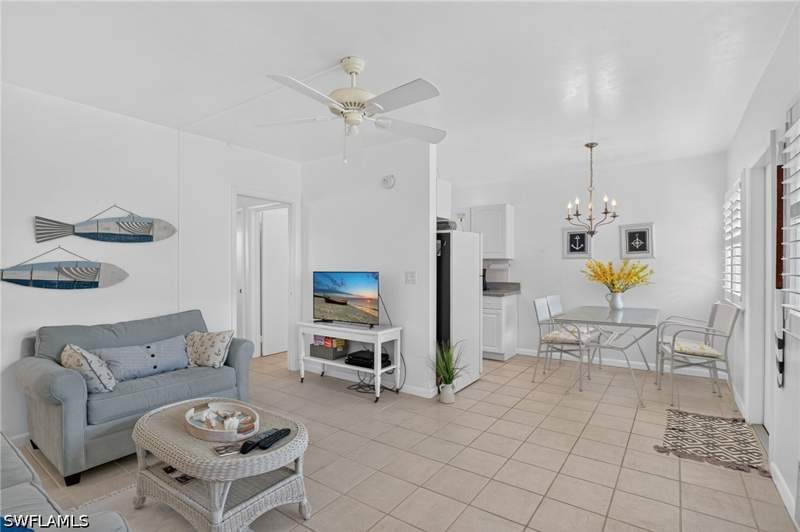1 bedroom Condominium at 534 4th Ave S 3, Essex House, Naples — photo 2