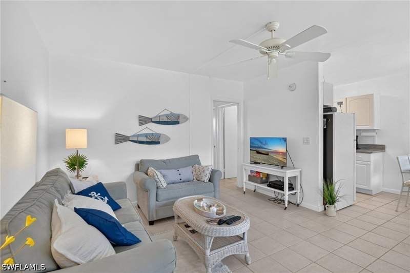 1 bedroom Condominium at 534 4th Ave S 3, Essex House, Naples — photo 3