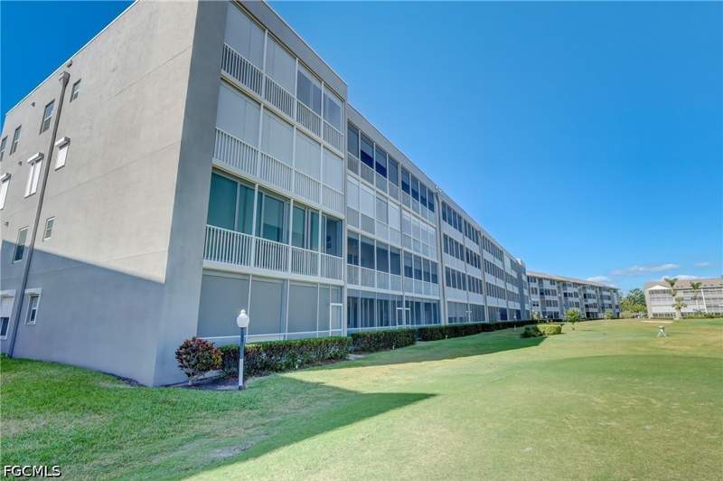 2 bedroom Condominium at 14771 Hole In 1 Cir 106, Golfview Golf & Racquet Club, Fort Myers — photo 2