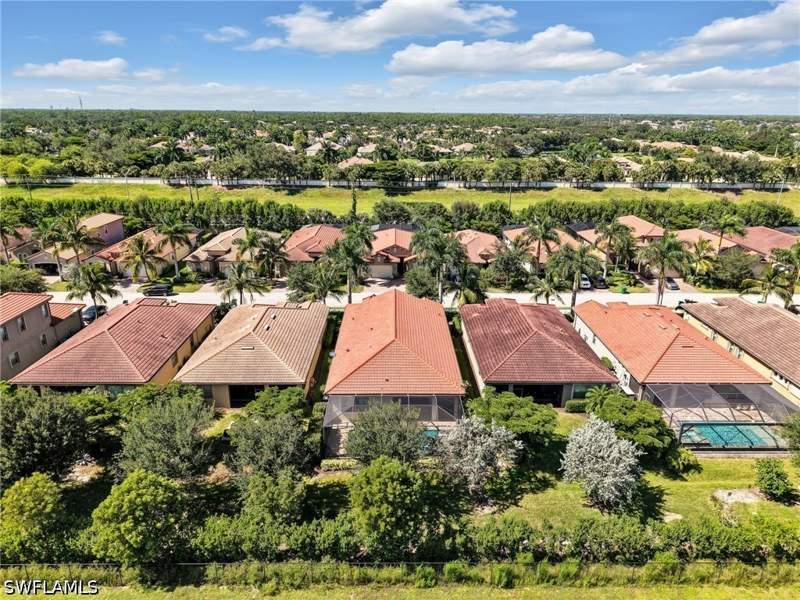 4 bedroom SingleFamilyResidence at 16382 Barclay Ct, Barrington Cove, Naples — photo 3