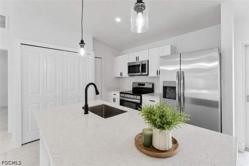 4 bedroom SingleFamilyResidence at 720 Grant Blvd, Lehigh Acres, Lehigh Acres — photo 3