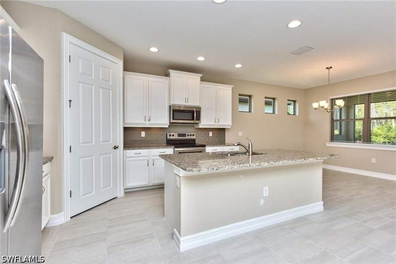 4 bedroom SingleFamilyResidence at 16354 Barclay Ct, Barrington Cove, Naples — photo 5