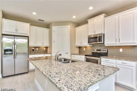 16354 Barclay Ct, Naples FL - photo 7 of 29