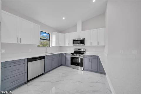 457 Woodman Dr, Lehigh Acres FL - photo 14 of 39