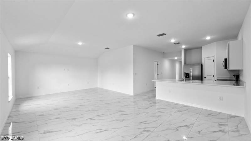 4 bedroom SingleFamilyResidence at 940 Danube St, Lehigh Acres, Lehigh Acres — photo 3