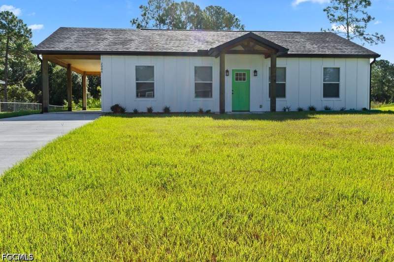 3 bedroom SingleFamilyResidence at 2004 Grayson Ave, Lehigh Acres, Alva — photo 2