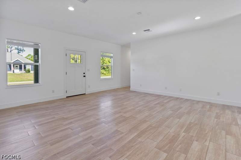 3 bedroom SingleFamilyResidence at 2004 Grayson Ave, Lehigh Acres, Alva — photo 5