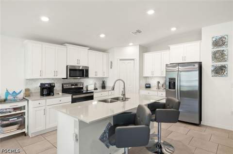 3813 Treasure Oak Way, Fort Myers FL - photo 10 of 32