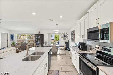 3813 Treasure Oak Way, Fort Myers FL - photo 11 of 32