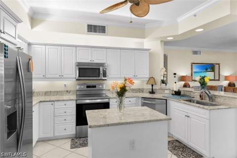 451 Bayfront Pl 5405, Naples FL - photo 6 of 38