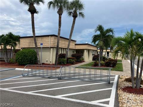 116 Gledhill Ct, Fort Myers FL - photo 18 of 32