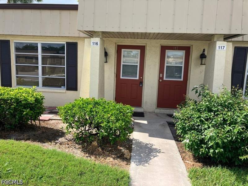 1 bedroom Attached at 116 Gledhill Ct, Cypress Lake Gardens Condo, Fort Myers — photo 2