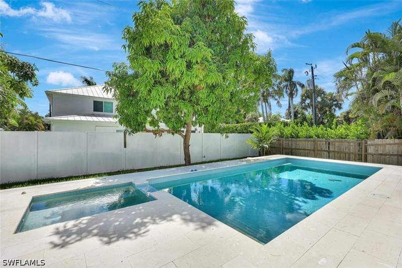 4 bedroom SingleFamilyResidence at 1248 13th Ave N, Lake Park, Naples — photo 2