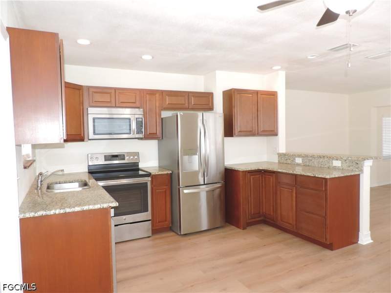 2 bedroom SingleFamilyResidence at 4481 Lagg Ave, Colonial Terrace, Fort Myers — photo 3