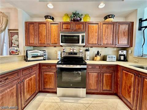 3310 Grand Cypress Dr 101, Naples FL - photo 9 of 50
