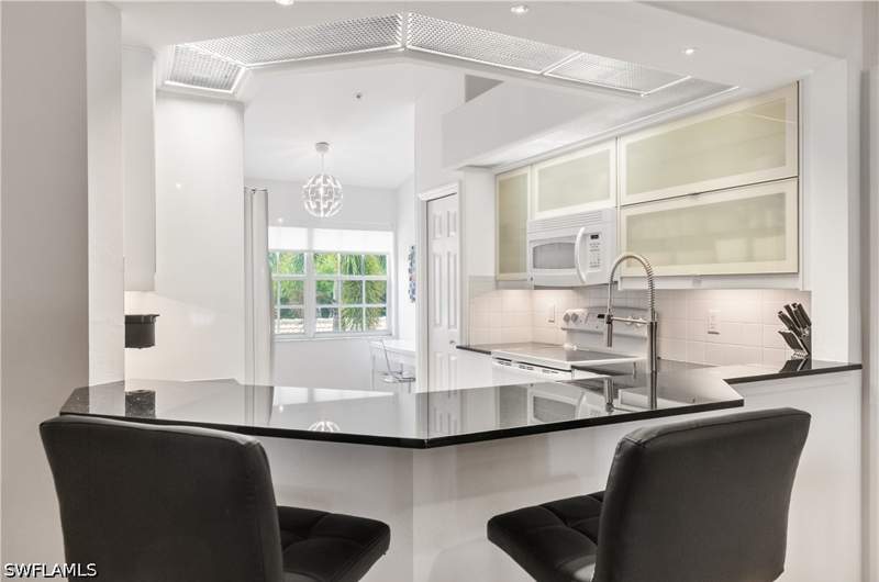 2 bedroom Condominium at 28072 Cavendish Ct 2211, Cavendish Court, Bonita Springs — photo 5