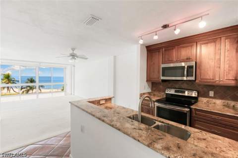 2121 Gulf Shore Blvd N 203, Naples FL - photo 15 of 39