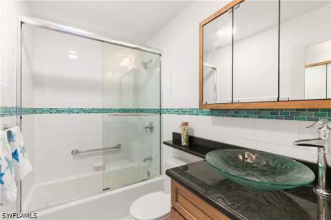 2121 Gulf Shore Blvd N 203, Naples FL - photo 18 of 39