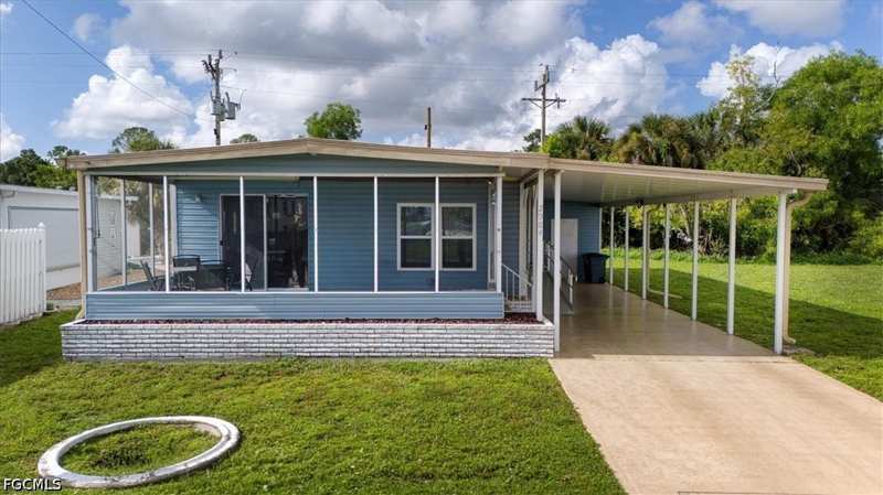 2 bedroom ManufacturedHome at 2984 Longview Ln, Lake Arrowhead Mob Village, North Fort Myers — photo 1