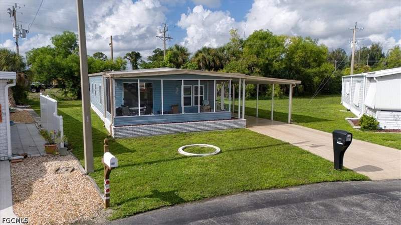 2 bedroom ManufacturedHome at 2984 Longview Ln, Lake Arrowhead Mob Village, North Fort Myers — photo 2