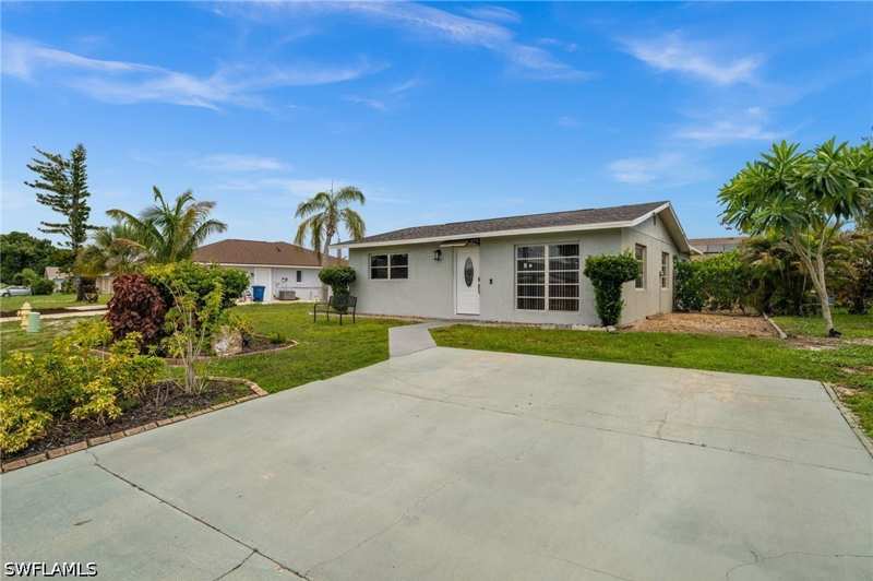 2 bedroom SingleFamilyResidence at 7262 Buchanan Rd, San Carlos Park, Fort Myers — photo 1