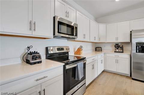2301 Avocado Ln, Naples FL - photo 13 of 46