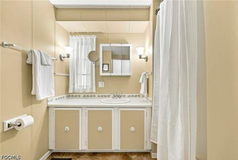 210 Sante Fe Trl, North Fort Myers FL - photo 13 of 36