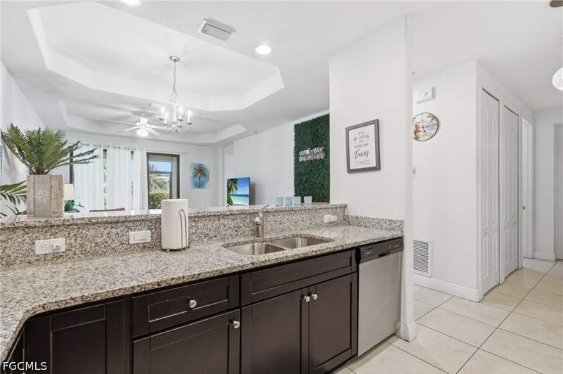 2 bedroom Condominium at 1805 Samantha Gayle Way 112, 1818 Parkway Condominiums, Cape Coral — photo 4