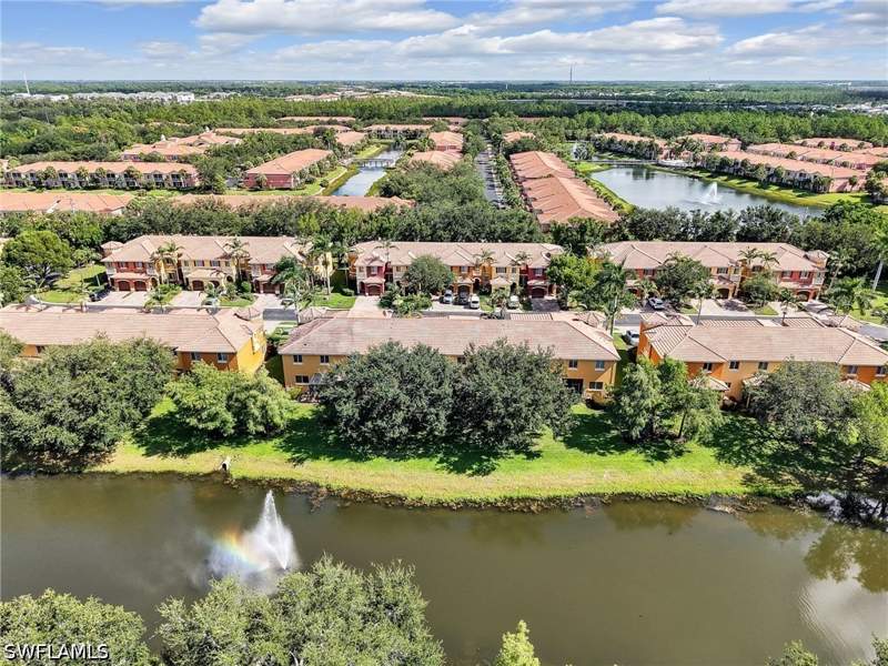 4 bedroom Townhouse at 10221 Olivewood Way 157, Copper Oaks, Estero — photo 3