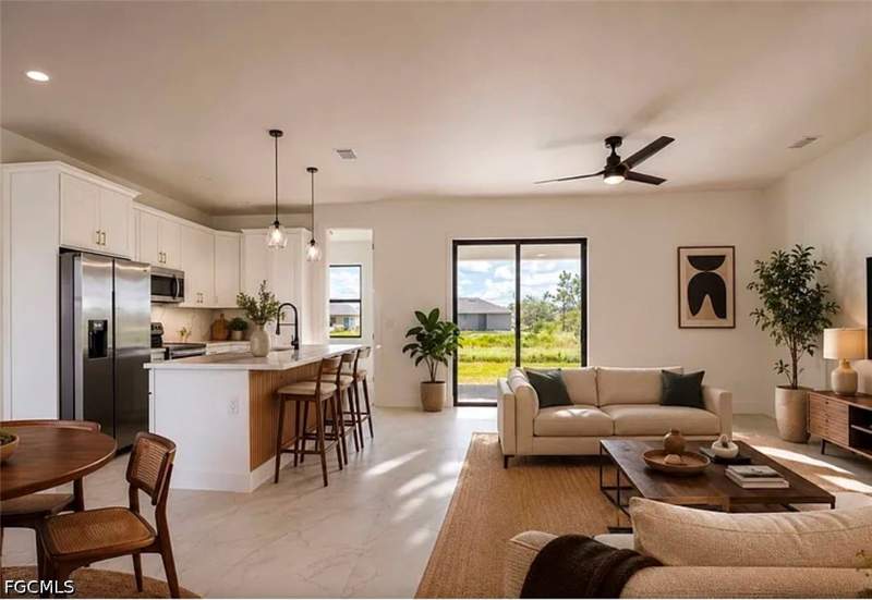 3 bedroom SingleFamilyResidence at 419 Yolanda St, Greenbriar, Lehigh Acres — photo 3