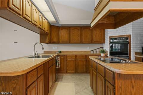 1238 N Brandywine Cir, Fort Myers FL - photo 15 of 46