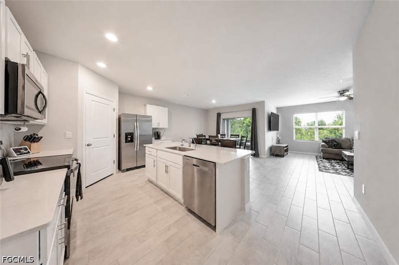 4 bedroom SingleFamilyResidence at 4202 13th St SW, Lehigh Acres, Lehigh Acres — photo 5
