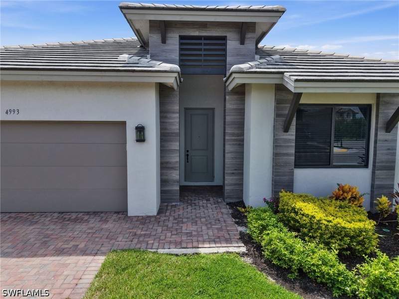4 bedroom SingleFamilyResidence at 4993 Ofanto Ln, Maple Ridge, Ave Maria — photo 4