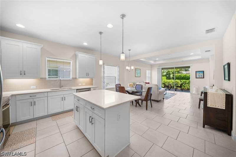 3 bedroom SingleFamilyResidence at 14686 Sonoma Blvd, Reflection Lakes Of Naples, Naples — photo 4