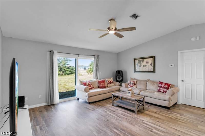 3 bedroom SingleFamilyResidence at 1210 NE 5th Pl, Cape Coral, Cape Coral — photo 4