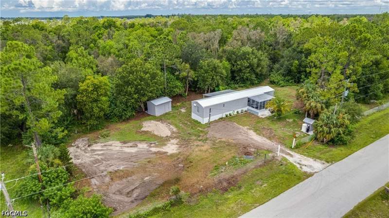 2 bedroom ManufacturedHome at 8352 Barbie Ln, Suncoast Estates Unrec, North Fort Myers — photo 3