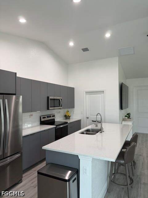 3 bedroom SingleFamilyResidence at 8041 Sherwood Cir, Port Labelle, Labelle — photo 4