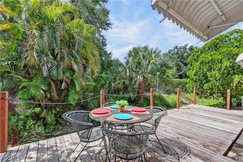 319 Shrub Ln S, North Fort Myers FL - photo 7 of 30