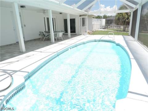 6401 Plumosa Ave, Fort Myers FL - photo 6 of 26