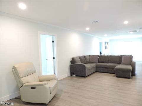 6401 Plumosa Ave, Fort Myers FL - photo 7 of 26