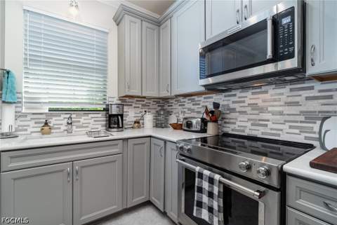 16629 Rolling Rock Blvd, Alva FL - photo 10 of 42