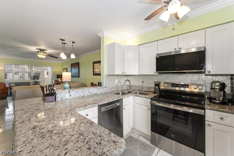 2 bedroom Condominium at 6300 S Pointe Blvd 205, South Pointe Villas Condo, Fort Myers — photo 4