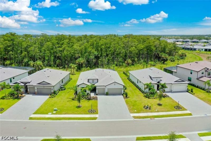 3 bedroom SingleFamilyResidence at 19070 Hinkley Dr, Verdana Village, Estero — photo 2