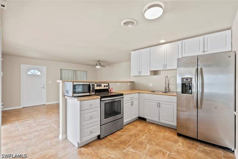 2 bedroom SingleFamilyResidence at 116 Lake Ave, Lehigh Acres, Lehigh Acres — photo 3