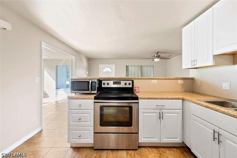 2 bedroom SingleFamilyResidence at 116 Lake Ave, Lehigh Acres, Lehigh Acres — photo 4