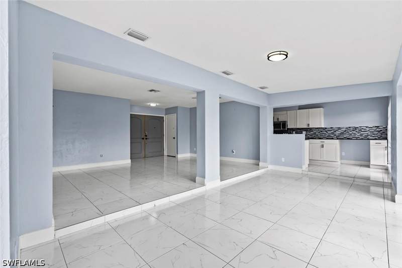 3 bedroom SingleFamilyResidence at 1681 Country Club Pkwy, Lehigh Acres, Lehigh Acres — photo 4