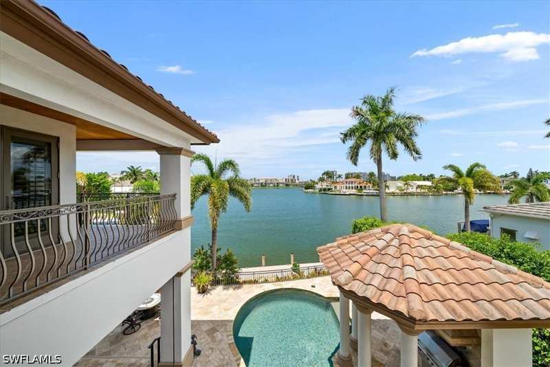 5 bedroom SingleFamilyResidence at 3111 Leeward Ln, Moorings, Naples — photo 1