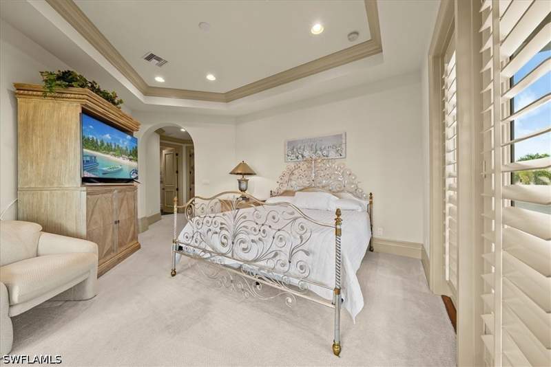 5 bedroom SingleFamilyResidence at 3111 Leeward Ln, Moorings, Naples — photo 4