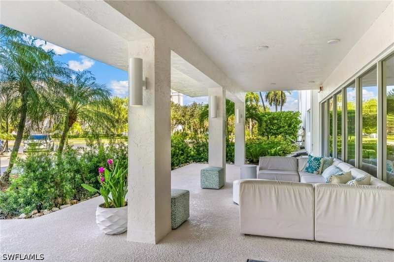bedroom Condominium at 1 Bluebill Ave 108, Vanderbilt Towers, Naples — photo 1